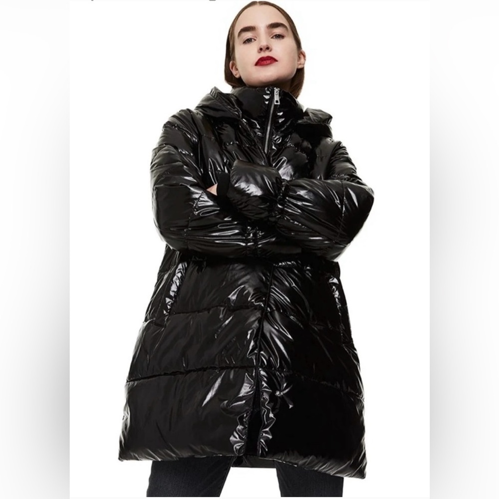 Betsey Johnson Solid Black Knee Length S Glossy Puffer Coat Betsy